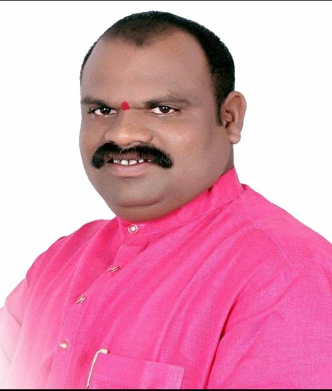 श्री महेंद्र पळसे, पुणे